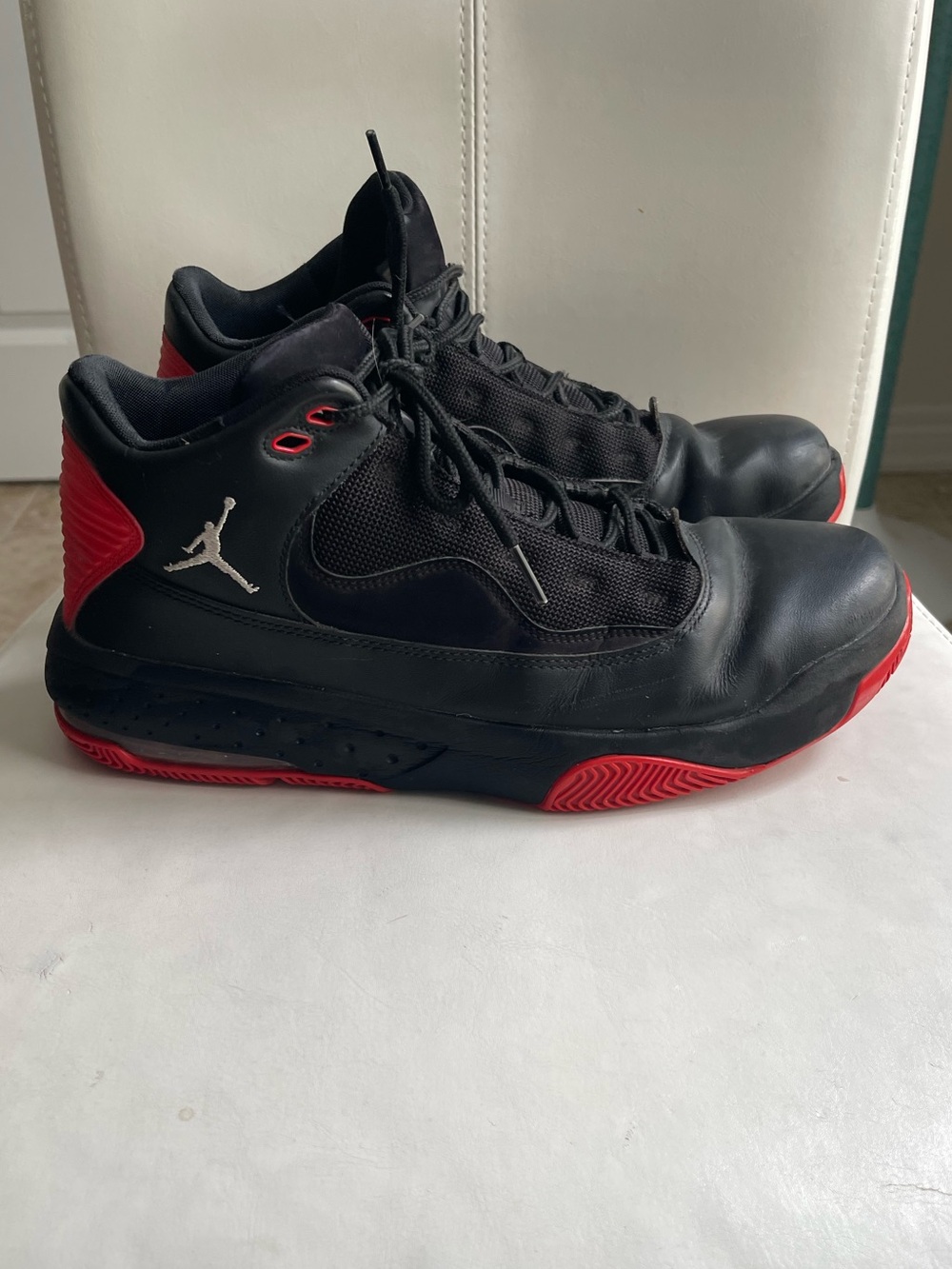 Jordan max aura2 bred size 10.5